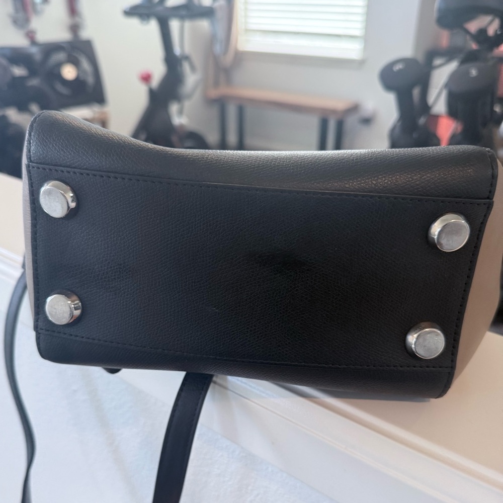 Stylish Black and White Women's Handbag - Picture 12 of 16